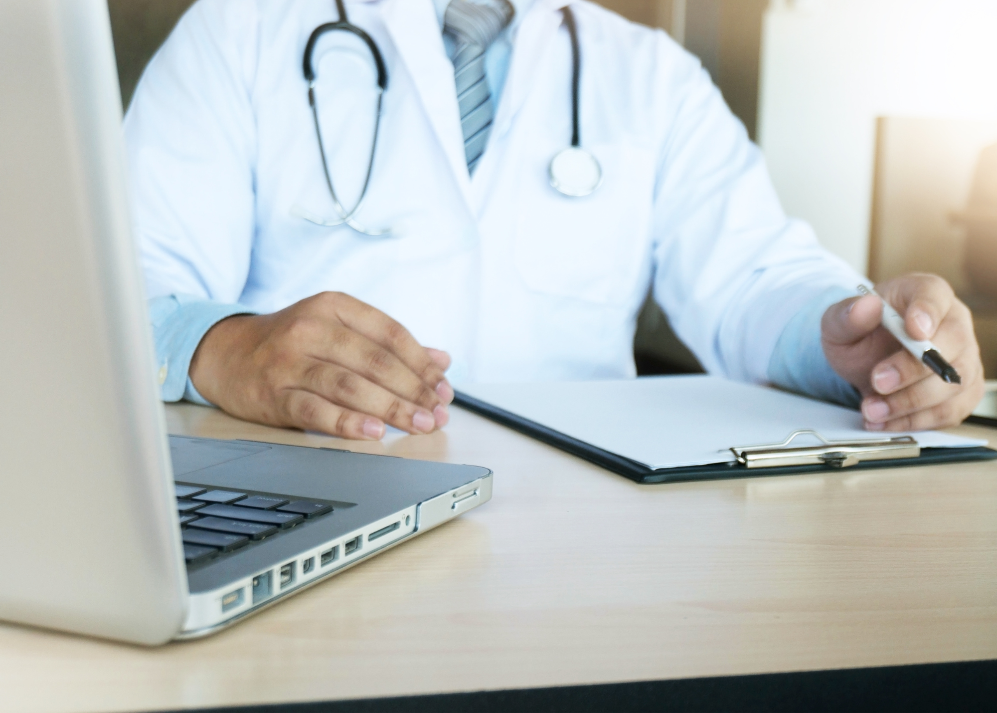 CNESST et assurance salaire en évaluation médicale : quelles sont les différences ?